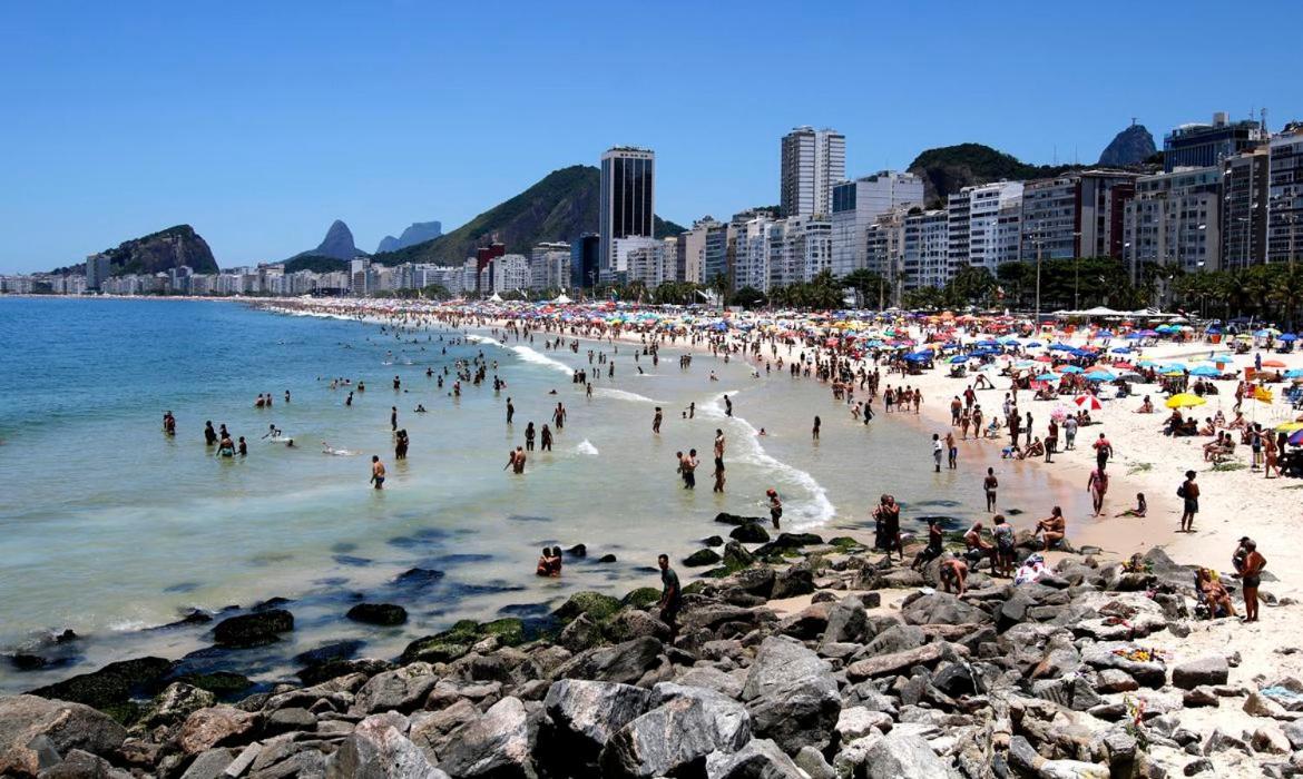 Apartamento Apartamento Para Temporada Em Copacabana, Perto Da Praia *